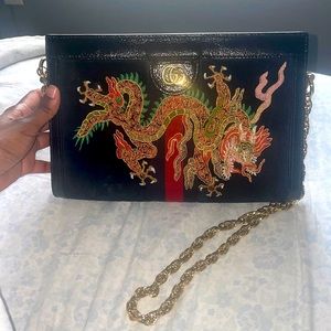 Authentic Gucci suede and leather ophidia dragon shoulder bag.